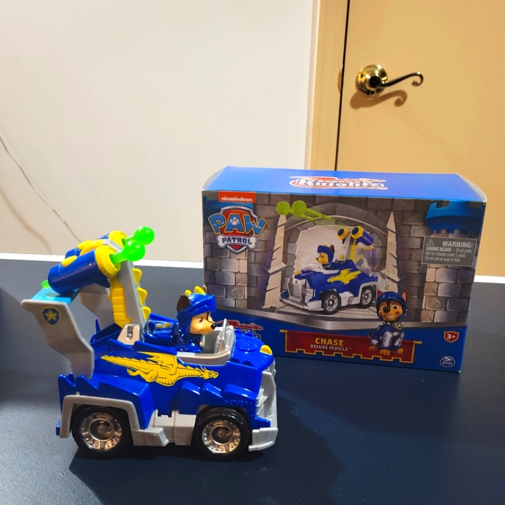 Paw Patrol Chase Deluxe Vehicle Rescue Knights